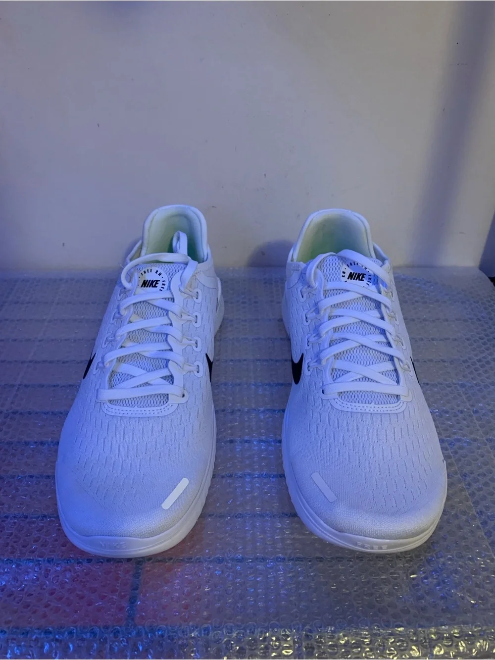 Nike Free RN 2018 White Black 942837-100 - Women’s Size 11